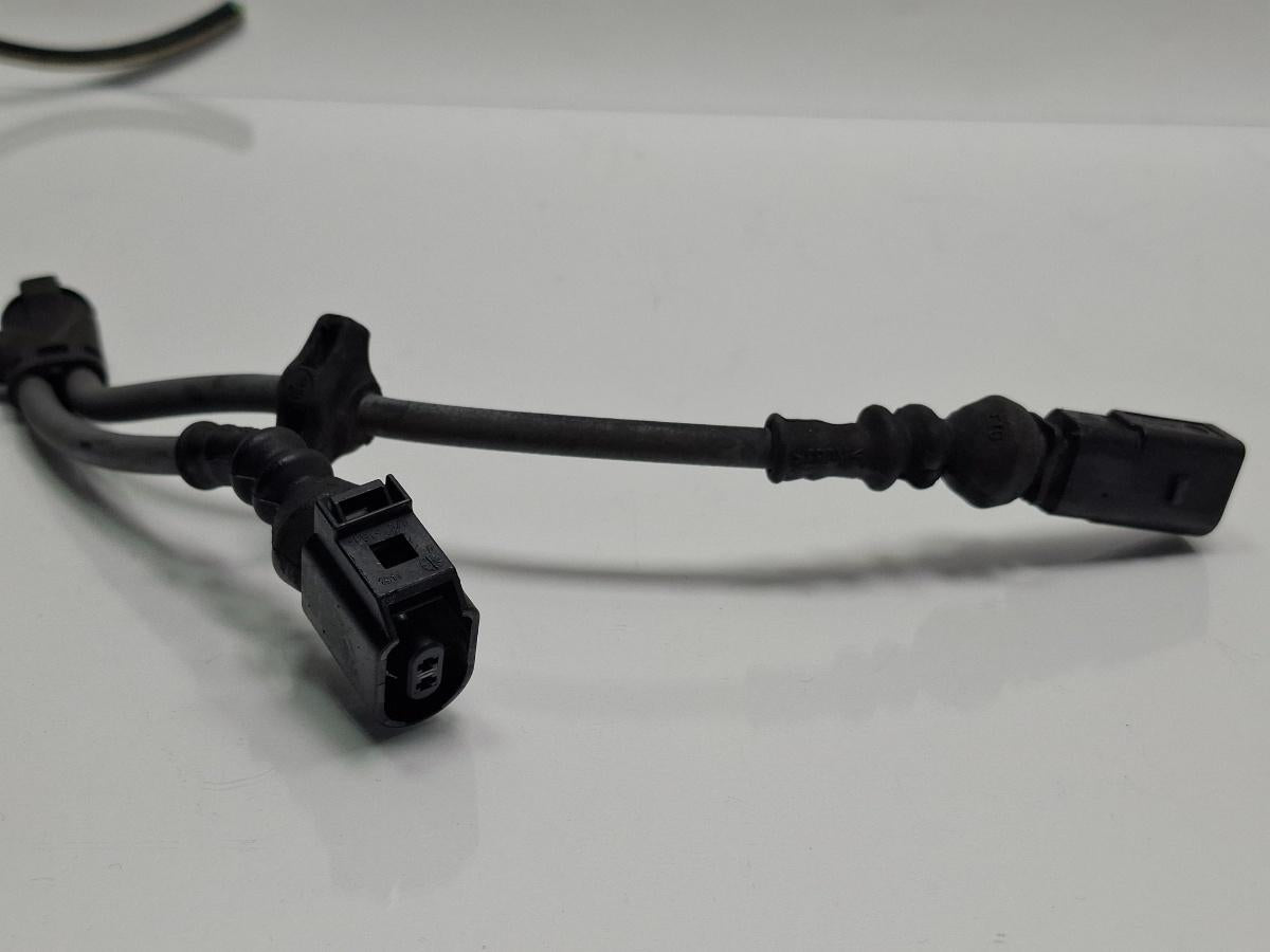 Cablaj roata stanga fata ABS si placute AUDI A3 Sportback 8VA, 8VF 2012 - > TDI CLHA 5G0927903S