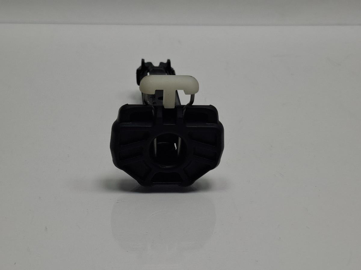 Maneta levier blocare tetiera fata AUDI A3 Sportback 8VA, 8VF 2012 -> 1.6 TDI CLHA 8T0881920