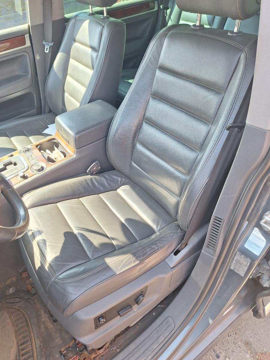 Scaun fata, sofer electric incalzit piele VOLKSWAGEN TOUAREG 7LA, 7L6, 7L7 2002 - 2013 7L6881805CE / 8E0881157K