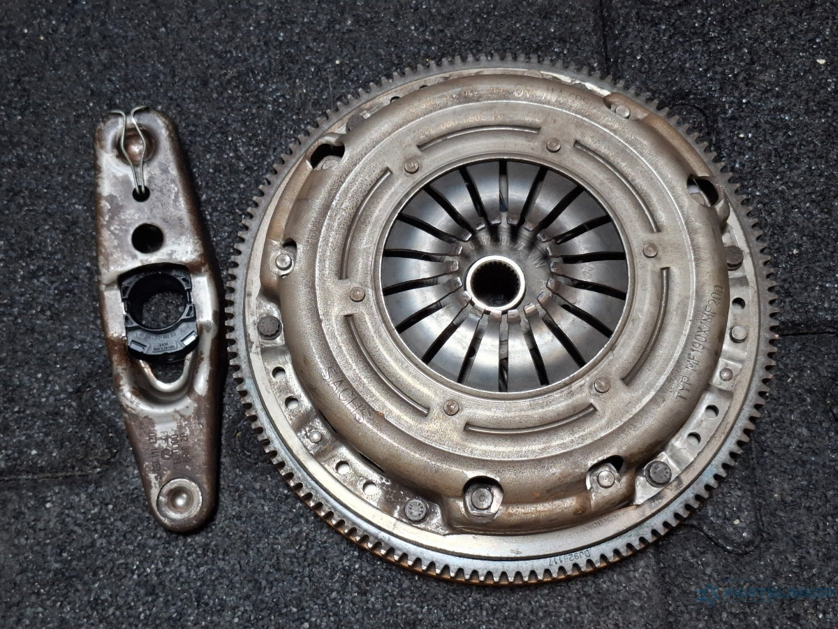 Kit ambreiaj SKODA FABIA II 542 2006 - 2014 1.2 1.2 BBM, CHFA 03D105269 , 03D141031C