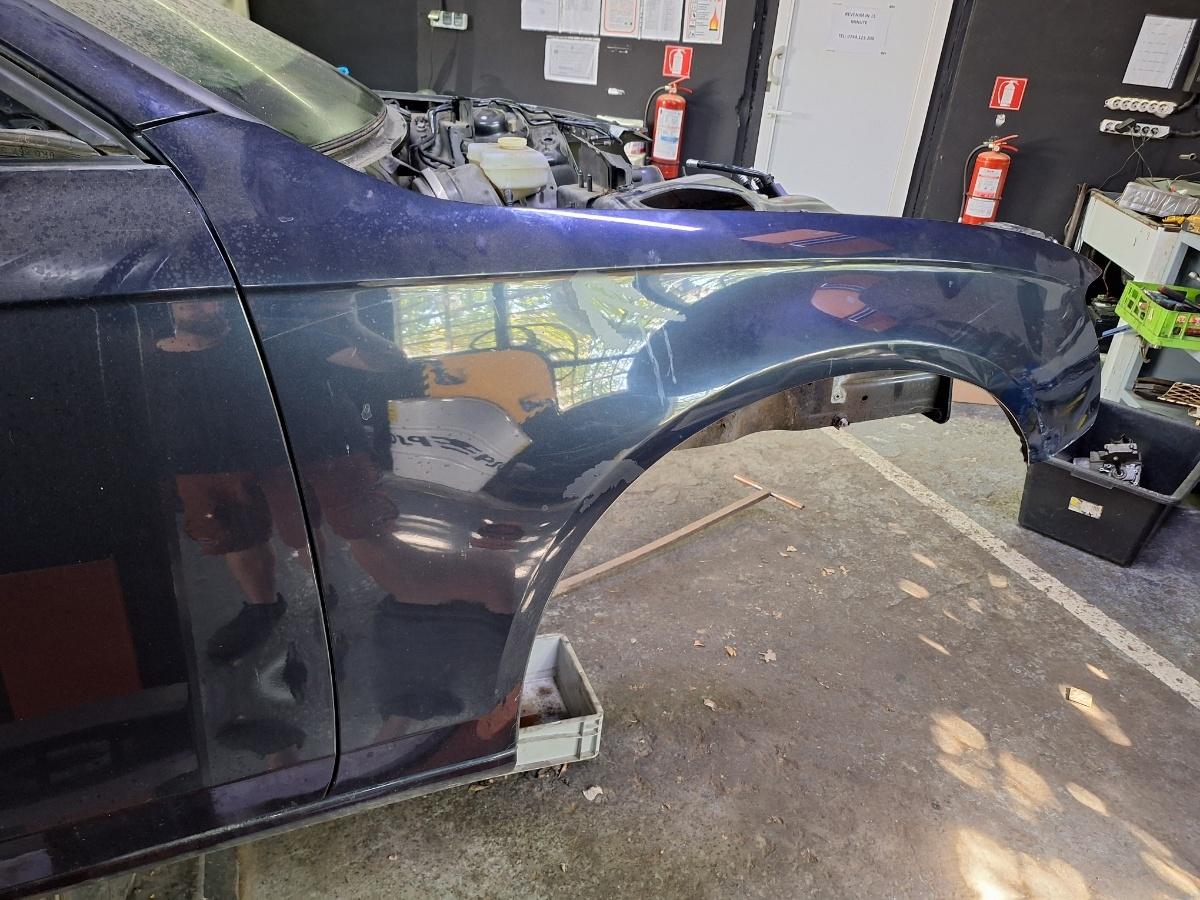 Aripa fata dreapta AUDI A4 IV 8K2, B8 Facelift 2011 - 2015 albastru LX5R , cu defecte