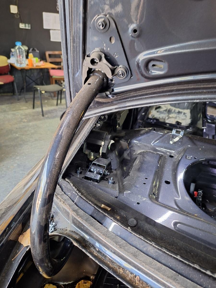 Balama hayon portbagaj stanga AUDI A4 IV 8K2, B8 2007 - 2015 TDI CAGB, CJCB, CSUB