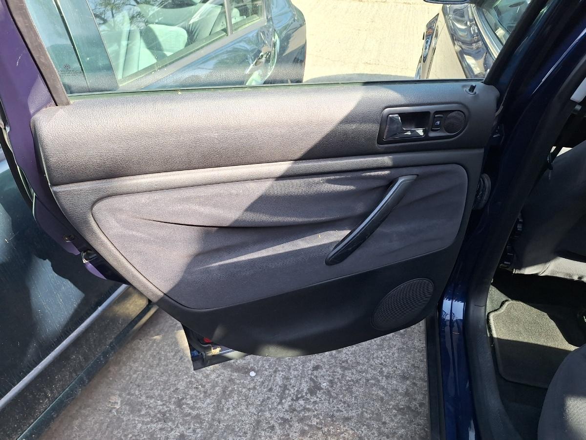 Usa portiera spate stanga VOLKSWAGEN PASSAT 3B3 2000 - 2005 , albastru LB5N