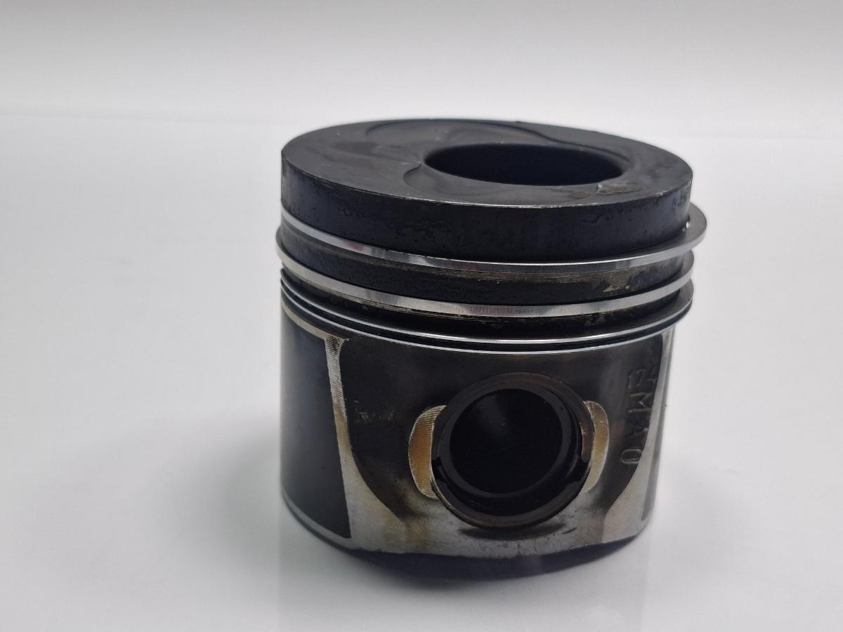 Piston 1/2 VOLKSWAGEN GOLF V 1K1 2003 - 2009 TDI BKC, BLS, BXE MAHLE 038 107 065 LG