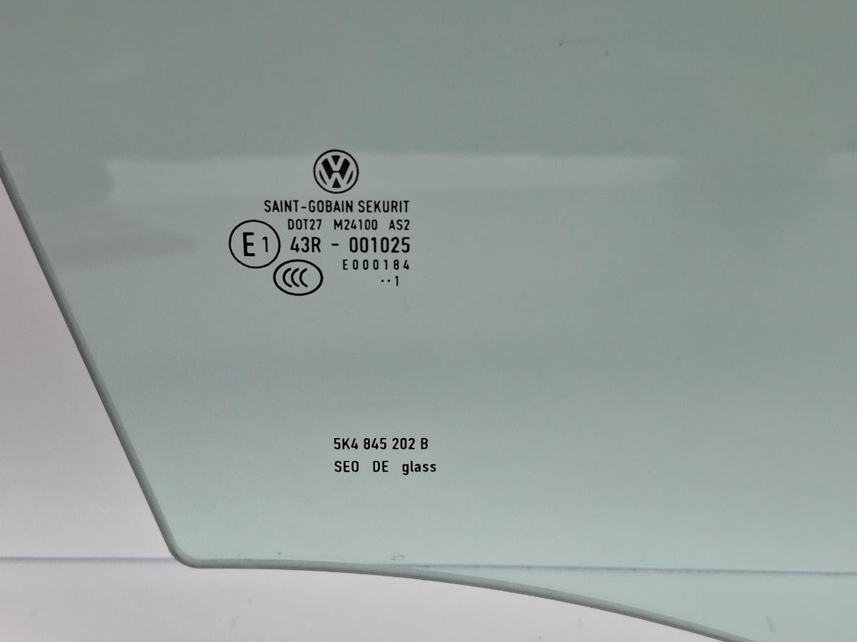 Geam usa dreapta fata VOLKSWAGEN GOLF VI 5K1_ 2011 TDi BlueMotion CAYC 77KW|105HP 2011