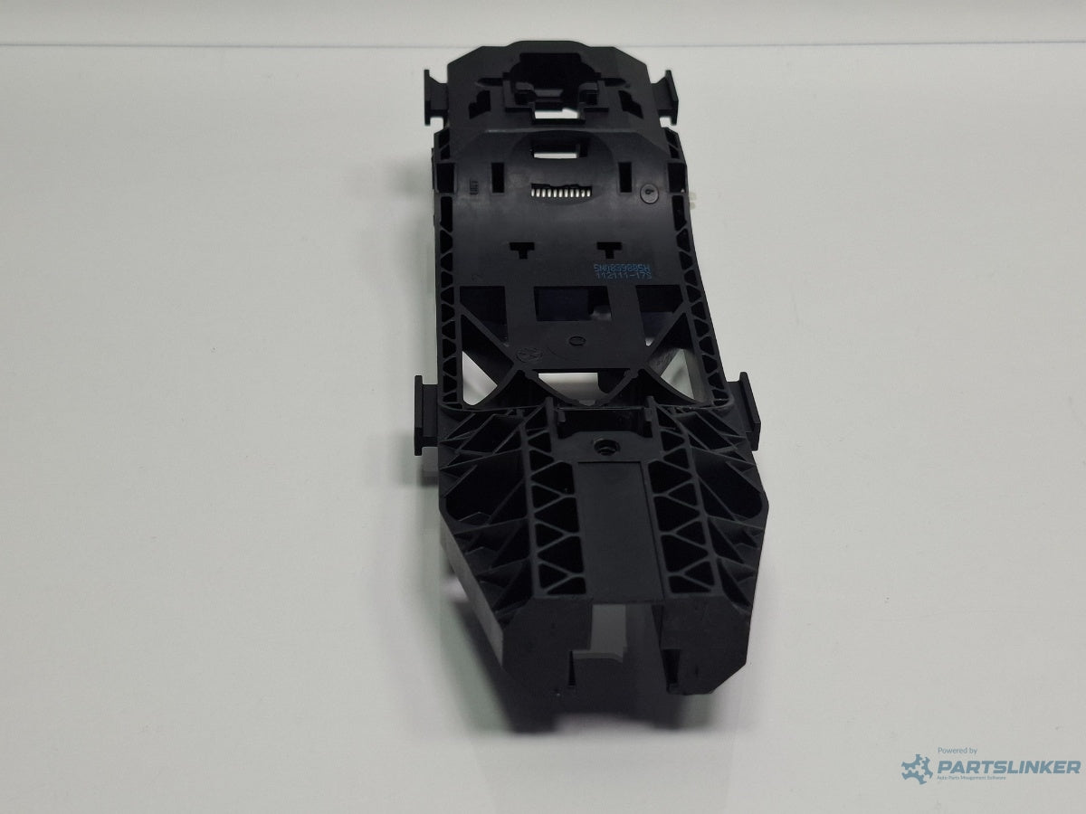 Suport maner usa stanga fata VOLKSWAGEN GOLF VI 5K1_ 2008 - 2012 TDi BlueMotion CAYC 5N0837885H