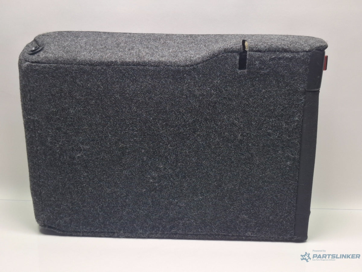 Spatar bancheta stanga spate VOLKSWAGEN GOLF VI 5K1_ 2008 - 2012 TDi BlueMotion CAYC 5K0885775F