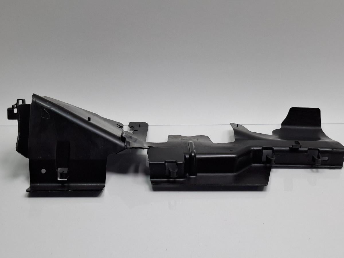 Deflector aer radiatoare dreapta VOLKSWAGEN PASSAT Variant 3C5 2005 - 20112.0 TDI BMP 3C0121284