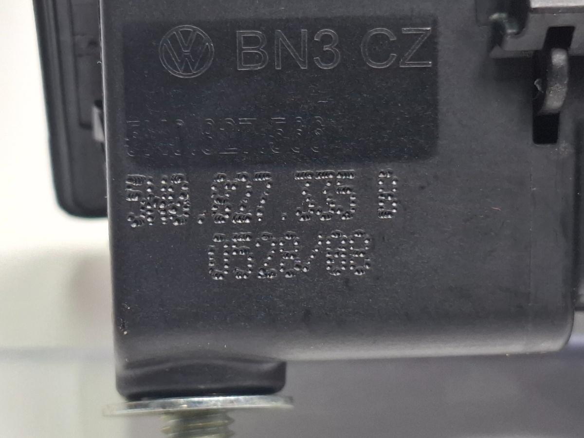 Buton deschidere hayon/portbagaj VOLKSWAGEN TIGUAN 5N_ 2007 - >2.0 TDI 4motion CBAB, CFFB, CLJA 5N0827335B
