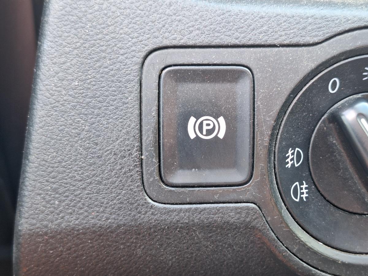 Buton frana de mana VOLKSWAGEN PASSAT Variant 3C5 2008 1.9 TDI BLS 77KW|105HP 2008