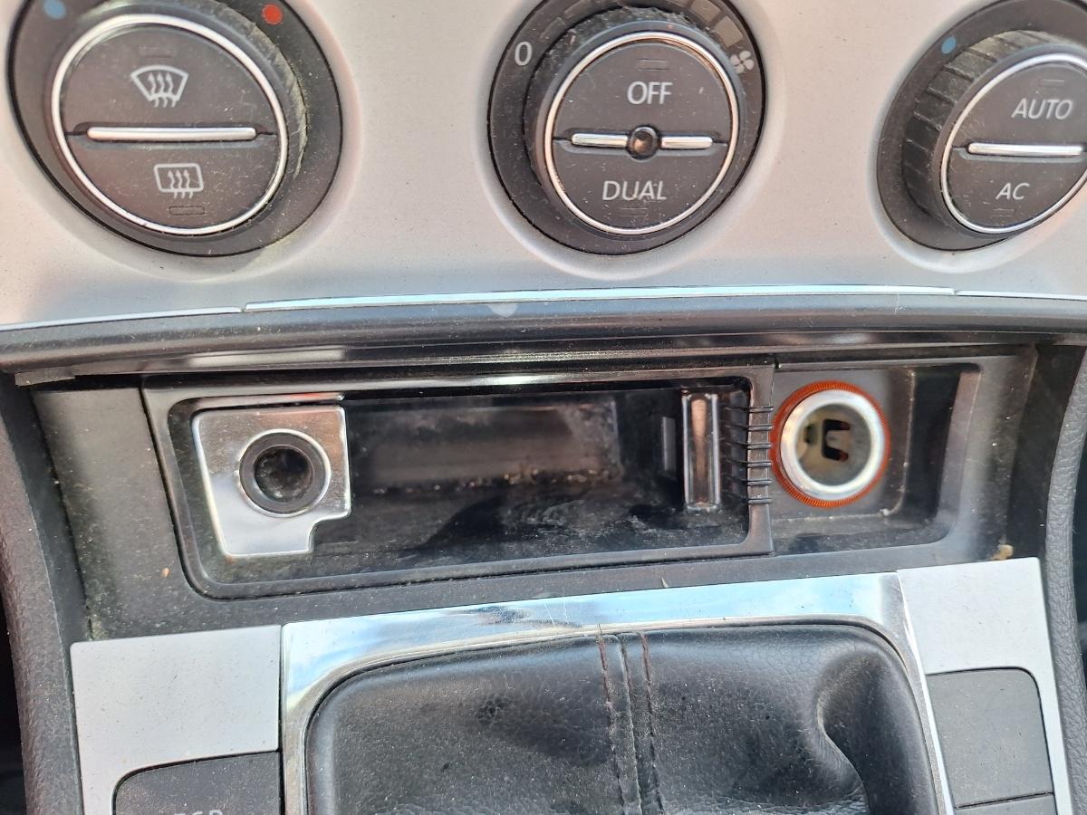 Scrumieră (față) VOLKSWAGEN PASSAT Variant 3C5 2008 1.9 TDI BLS 77KW|105HP 2008