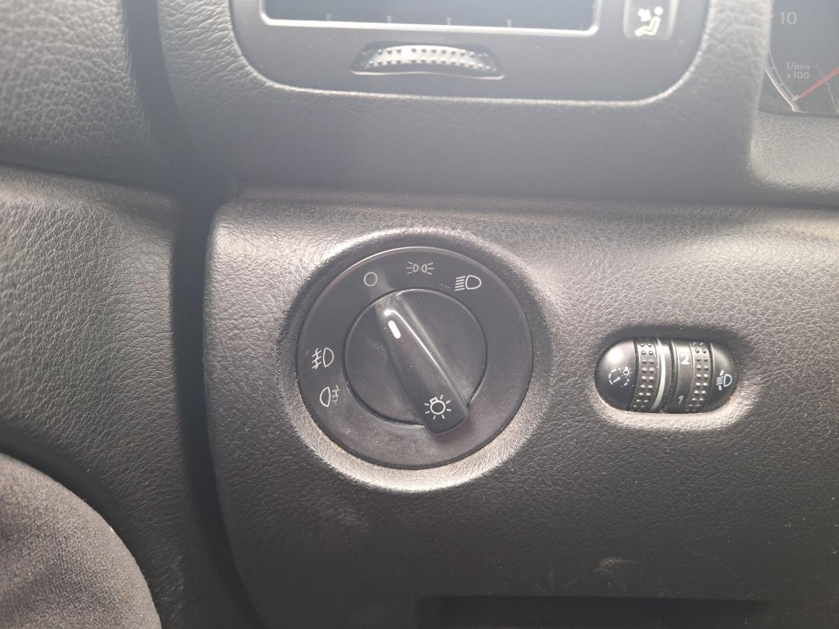 Bloc lumini VOLKSWAGEN PASSAT 3B3 2000 1.9 TDI AWX 96KW|130HP 2000
