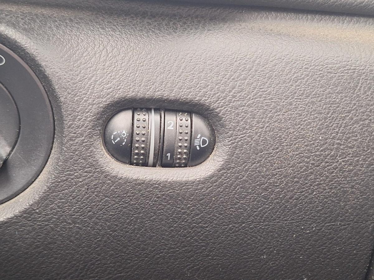 Comutator reglaj nivel faruri VOLKSWAGEN PASSAT 3B3 2000 1.9 TDI AWX 96KW|130HP 2000