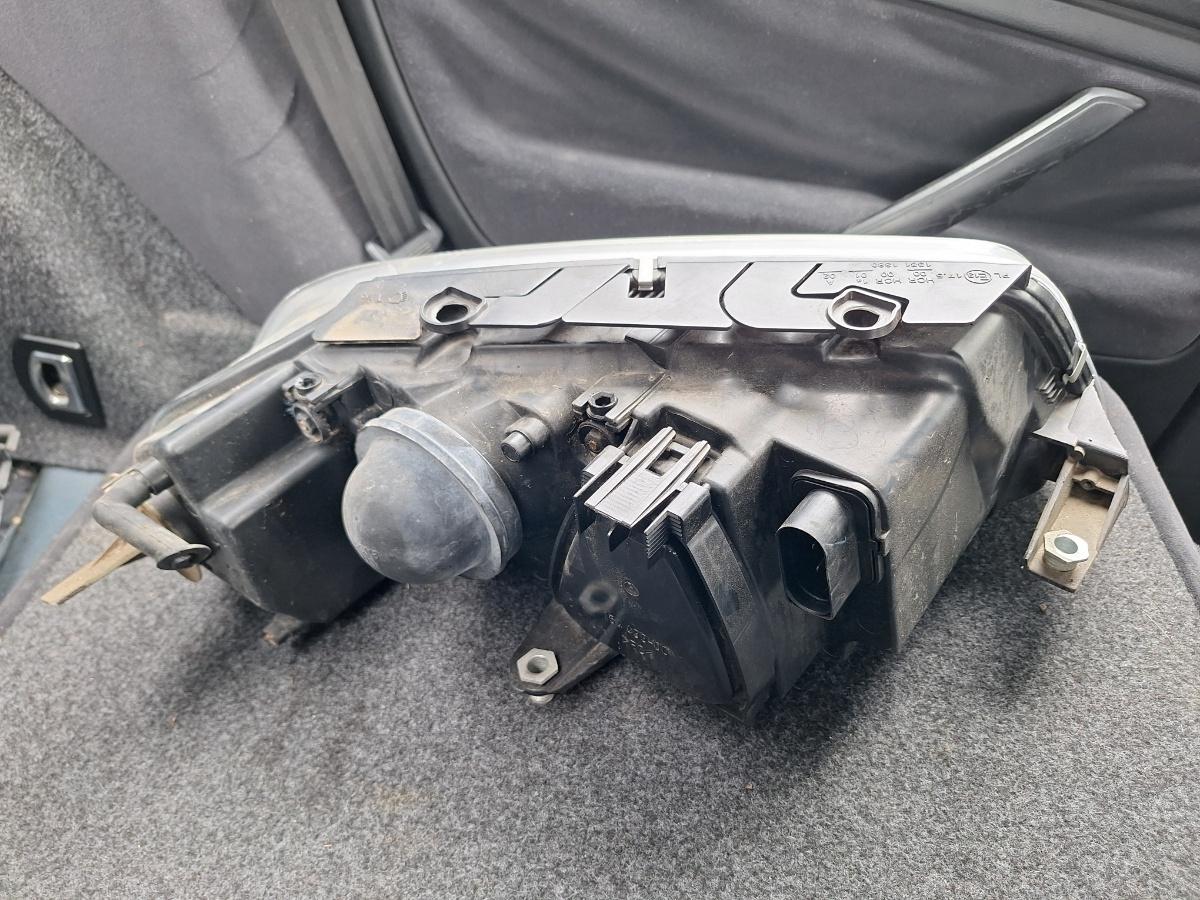Far stanga VOLKSWAGEN PASSAT 3B3 2000 1.9 TDI AWX 96KW|130HP 2000