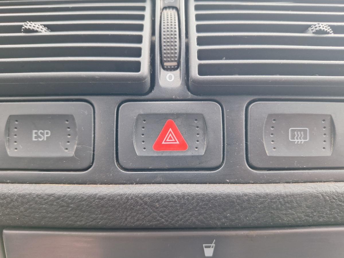 Comutator lumini de avarie VOLKSWAGEN GOLF IV Variant 1J5 1999 - 2006