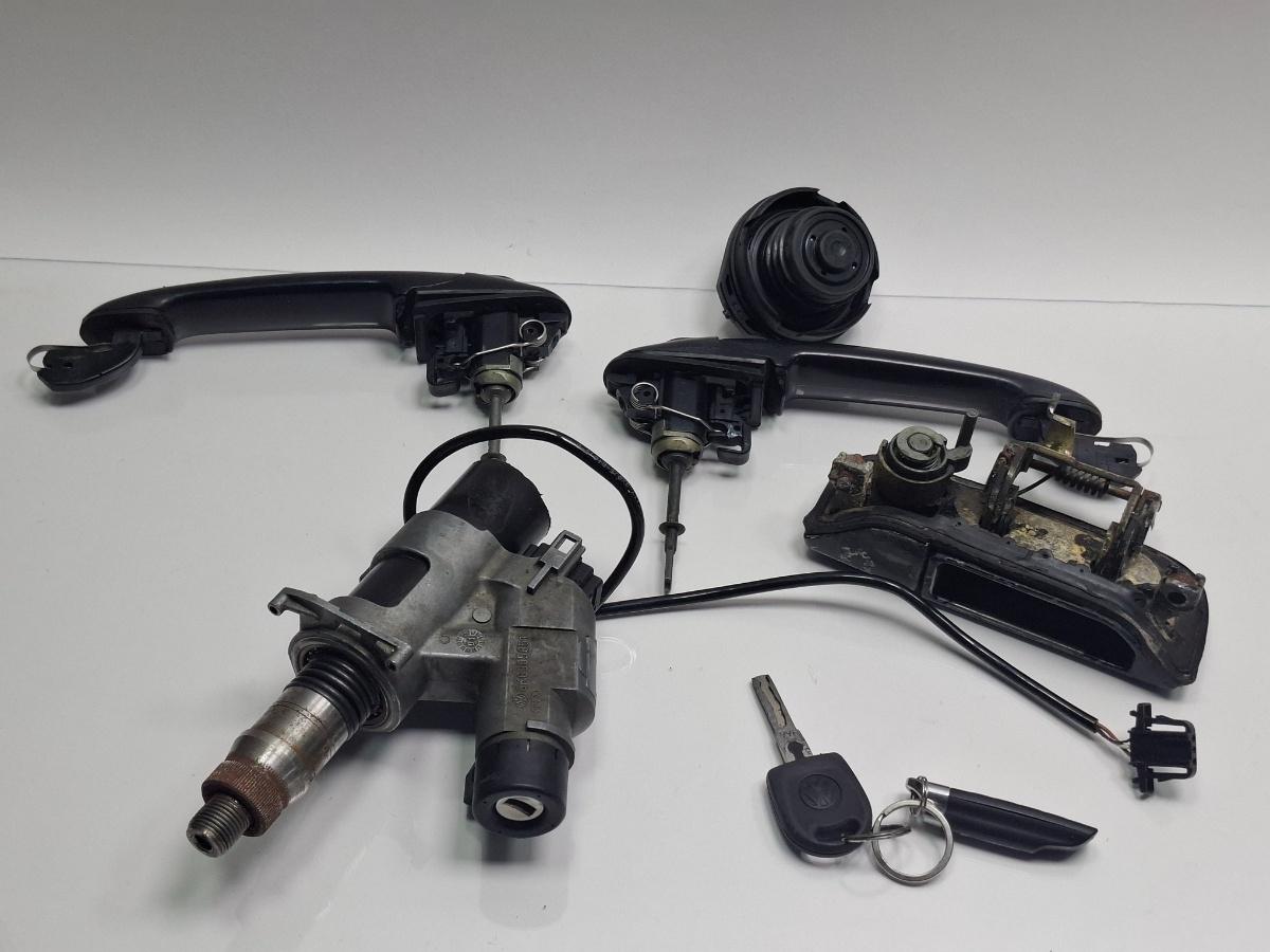 Butuci cu manere exterior si cheie VOLKSWAGEN CADDY II Box 9K9A 1995 - 20041.9 SDI AEY, AYQ 6K0905851 , 6K9827561D