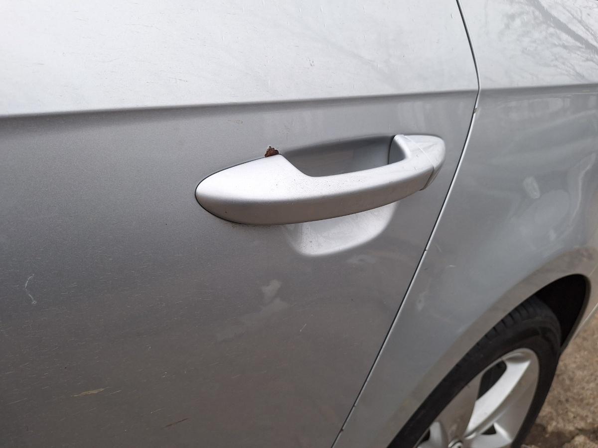 Maner exterior portiera spate stanga VOLKSWAGEN PASSAT 365 2010 - 20142.0 2.0 TDi BlueMotion CFFB