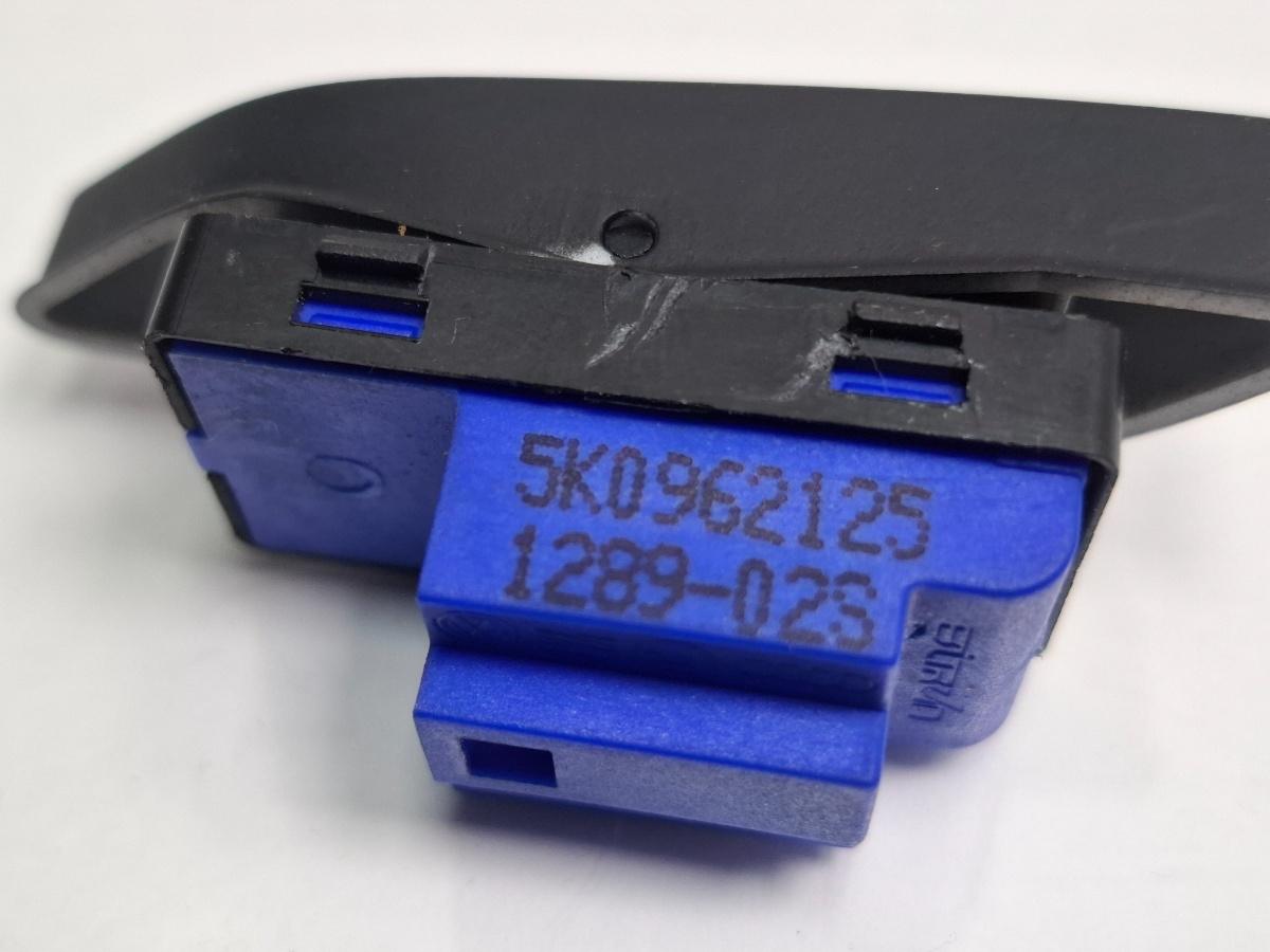 Buton blocare usi VOLKSWAGEN GOLF VI 5K1 2008 - 20132.0 TDI CBDC, CLCA 5K0962125