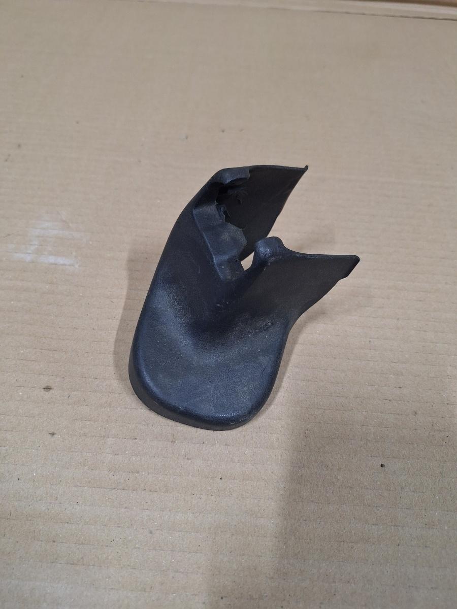 Ornamente sina de fixare scaun fata, sofer spate TOYOTA PRIUS _W3_ 2008 - >1.8 Hybrid 2ZR-FXE 72137-47040