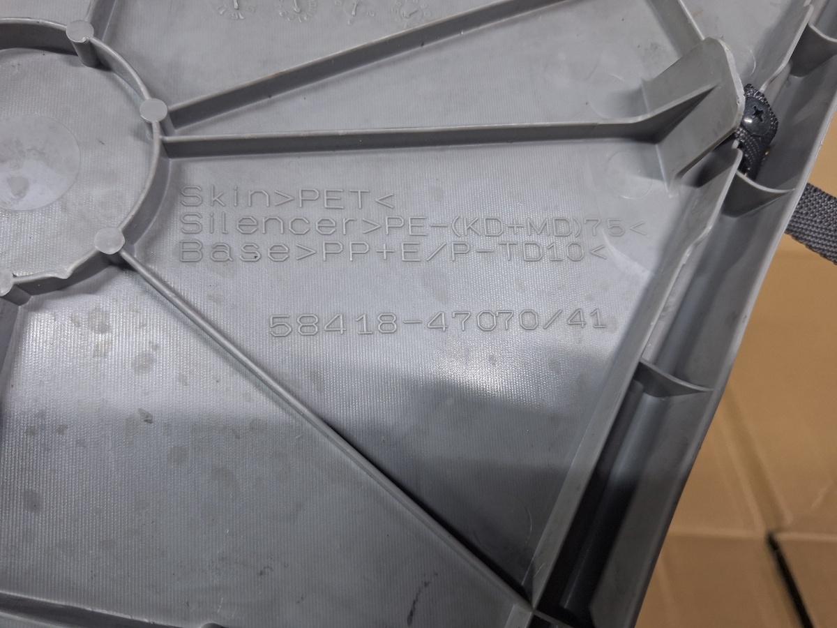 Ornamente capac hayon/portbagaj stanga TOYOTA PRIUS _W3_ 2008 - >1.8 Hybrid 2ZR-FXE 58418-47070/41