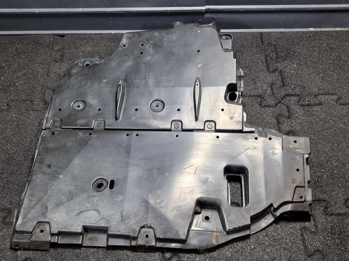 Scut de protectie sub caroserie spate TOYOTA PRIUS _W3_ 2008 - >1.8 Hybrid 2ZR-FXE 5830847011