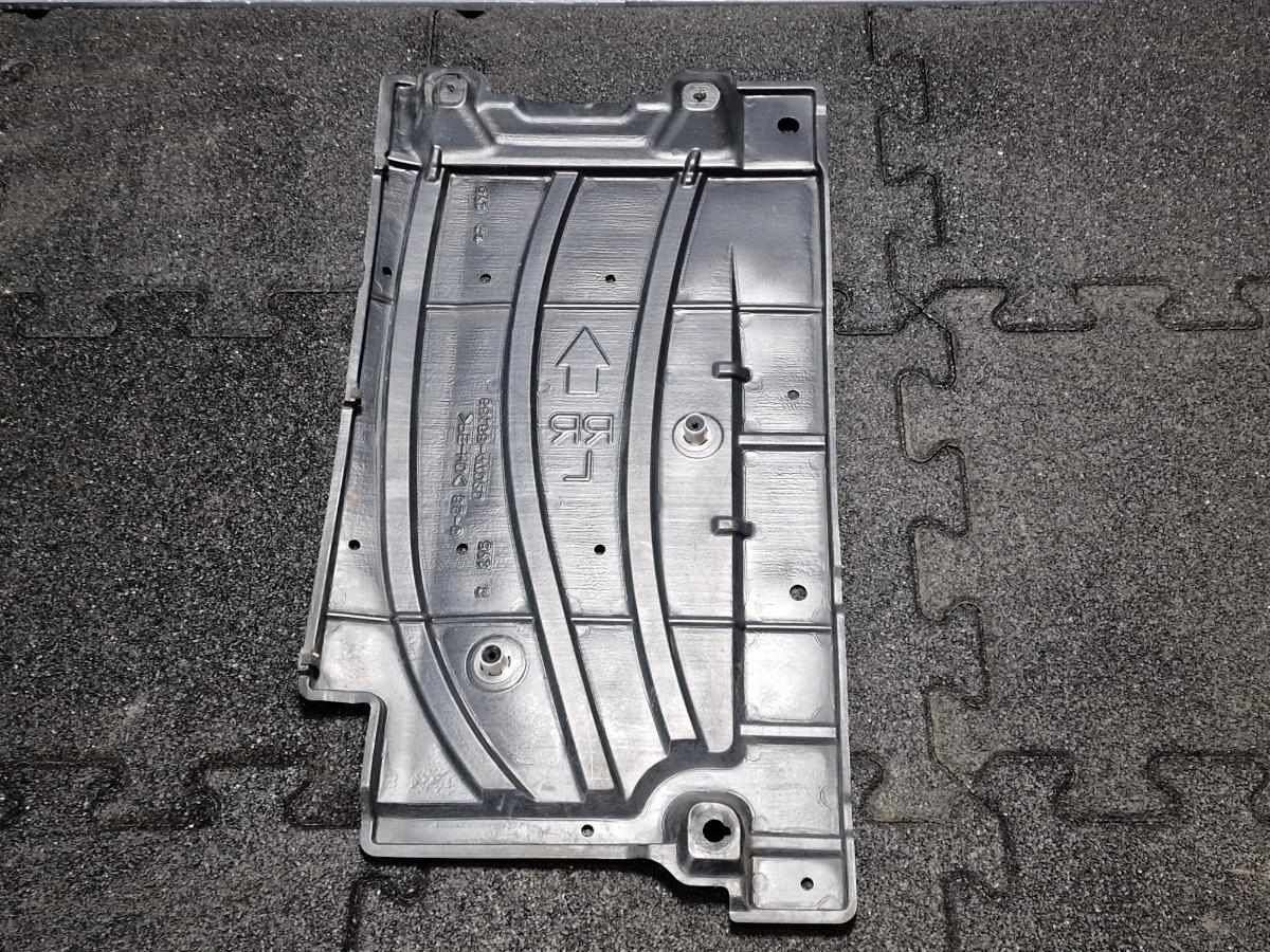 Scut de protectie stanga spate TOYOTA PRIUS _W3_ 2008 - >1.8 Hybrid 2ZR-FXE 5816847020