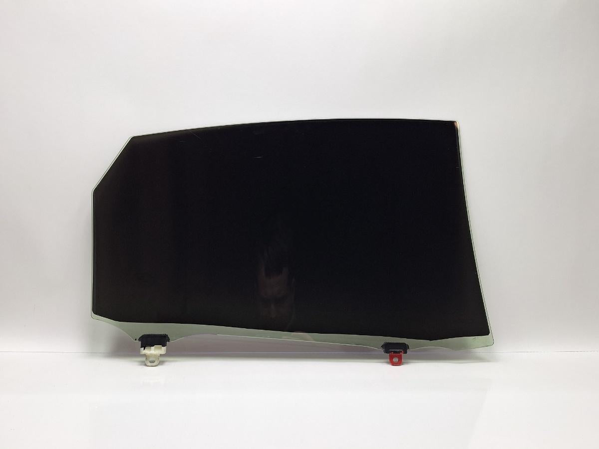 Geam usa stanga spate TOYOTA PRIUS _W3_ 2008 - >1.8 Hybrid 2ZR-FXE 6810447051