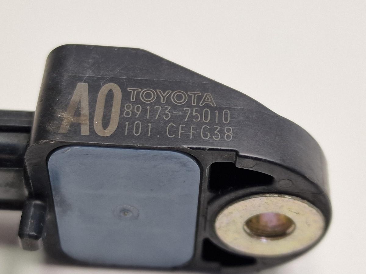 Senzor impact TOYOTA PRIUS _W3_ 2008 - >1.8 Hybrid 2ZR-FXE 8917375010