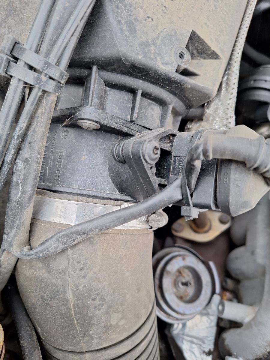 Debitmetru VOLKSWAGEN PASSAT 3B3 2000 1.9 TDI AWX 96KW|130HP 2000