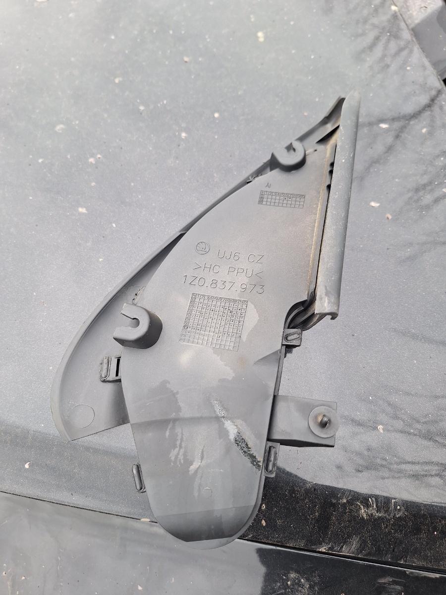 Capac interior oglinda SKODA OCTAVIA 1Z3 2004 - 2013 1Z0837973
