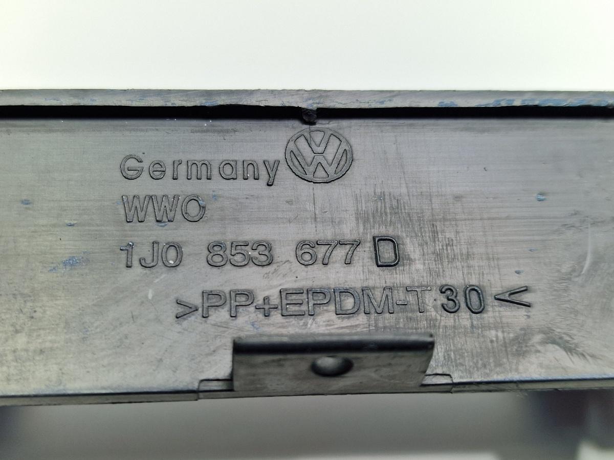 Grila inferioara bara fata VOLKSWAGEN GOLF IV Variant 1J5 1999 - 20061.9 TDI ATD, AXR 1J0853677D