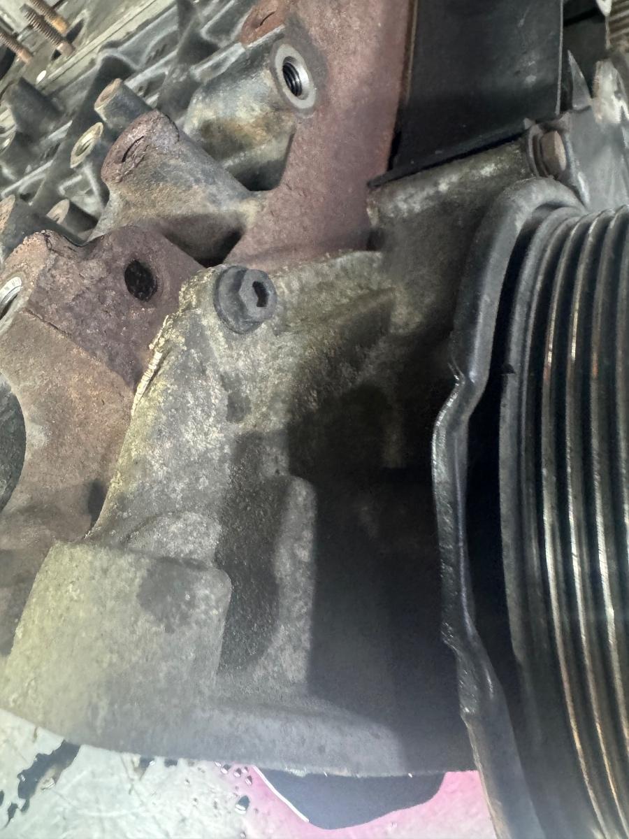 Capac vibrochen VOLKSWAGEN CRAFTER 30-50 Box 2E_ 2006 - 2016 2.0 TDI CKTC 03G103153B