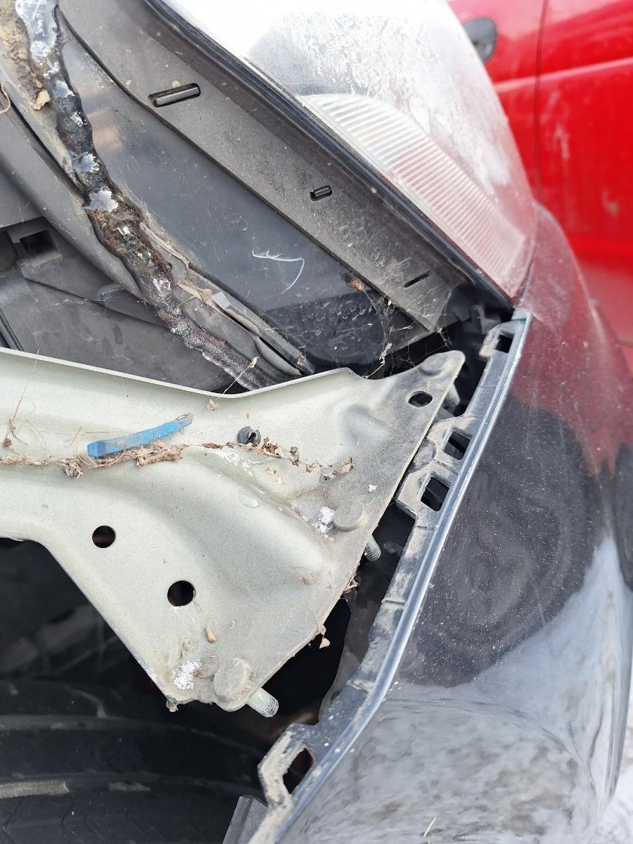 Suport de fixare aripa dreapta AUDI Q5 8RB 2008 - >2.0 TDI quattro CAHA, CGLB, CMGA