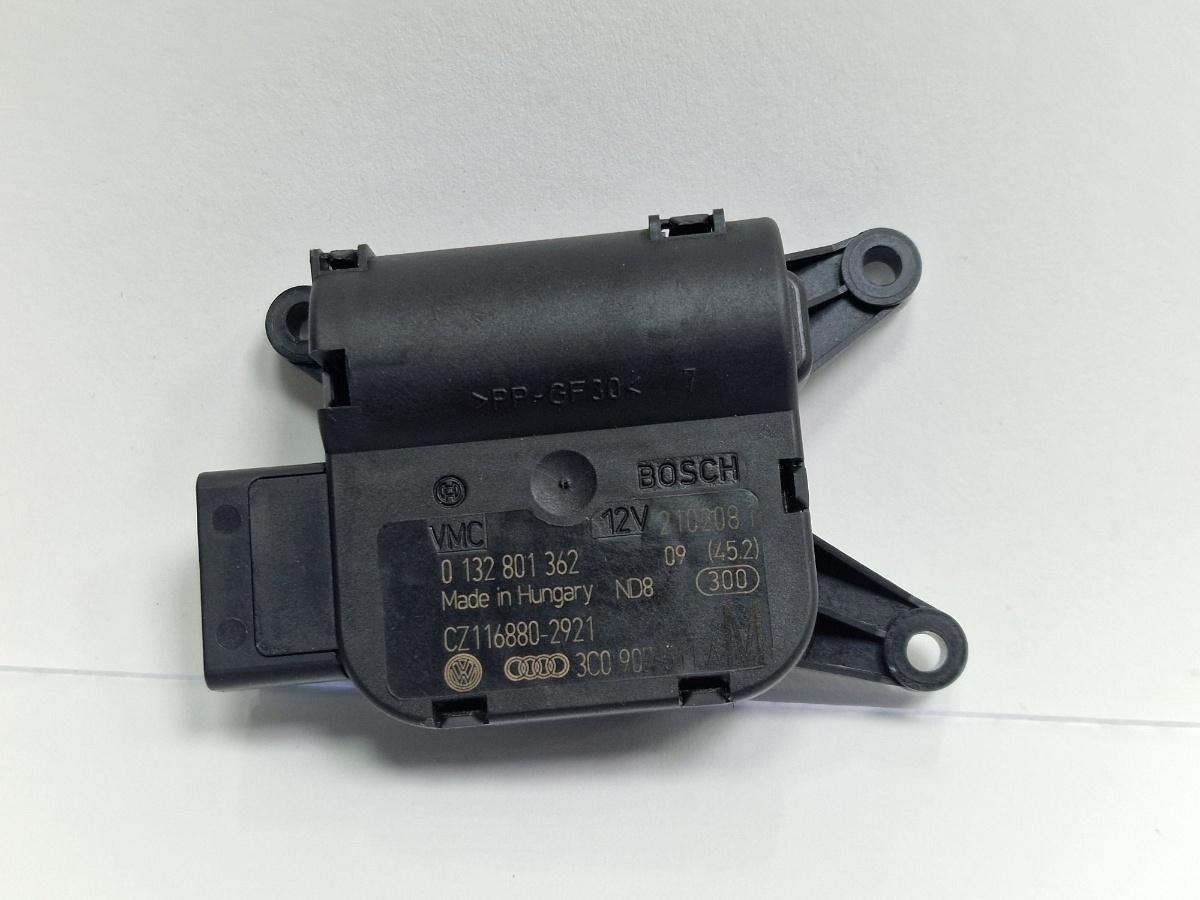 Motoras reglaj aeroterma V71 VOLKSWAGEN PASSAT Variant 3C5 2005 - 20111.9 TDI BKC, BLS, BXE BOSCH 0132801362 3C0907511A