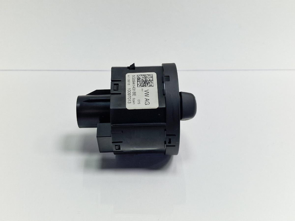 Bloc lumini VOLKSWAGEN GOLF VII 5G1 2013 2.0 TDi BlueMotion 110KW|150HP 2013