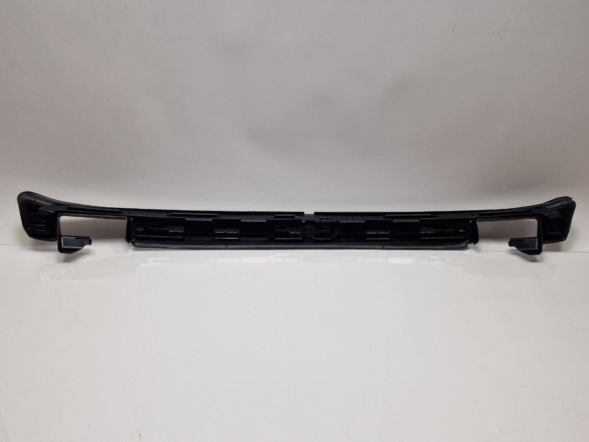 Ornament portbagaj VOLKSWAGEN PASSAT Variant 3C5 2005 - 2011 1.9 TDI BKC, BLS, BXE 3C9827408A