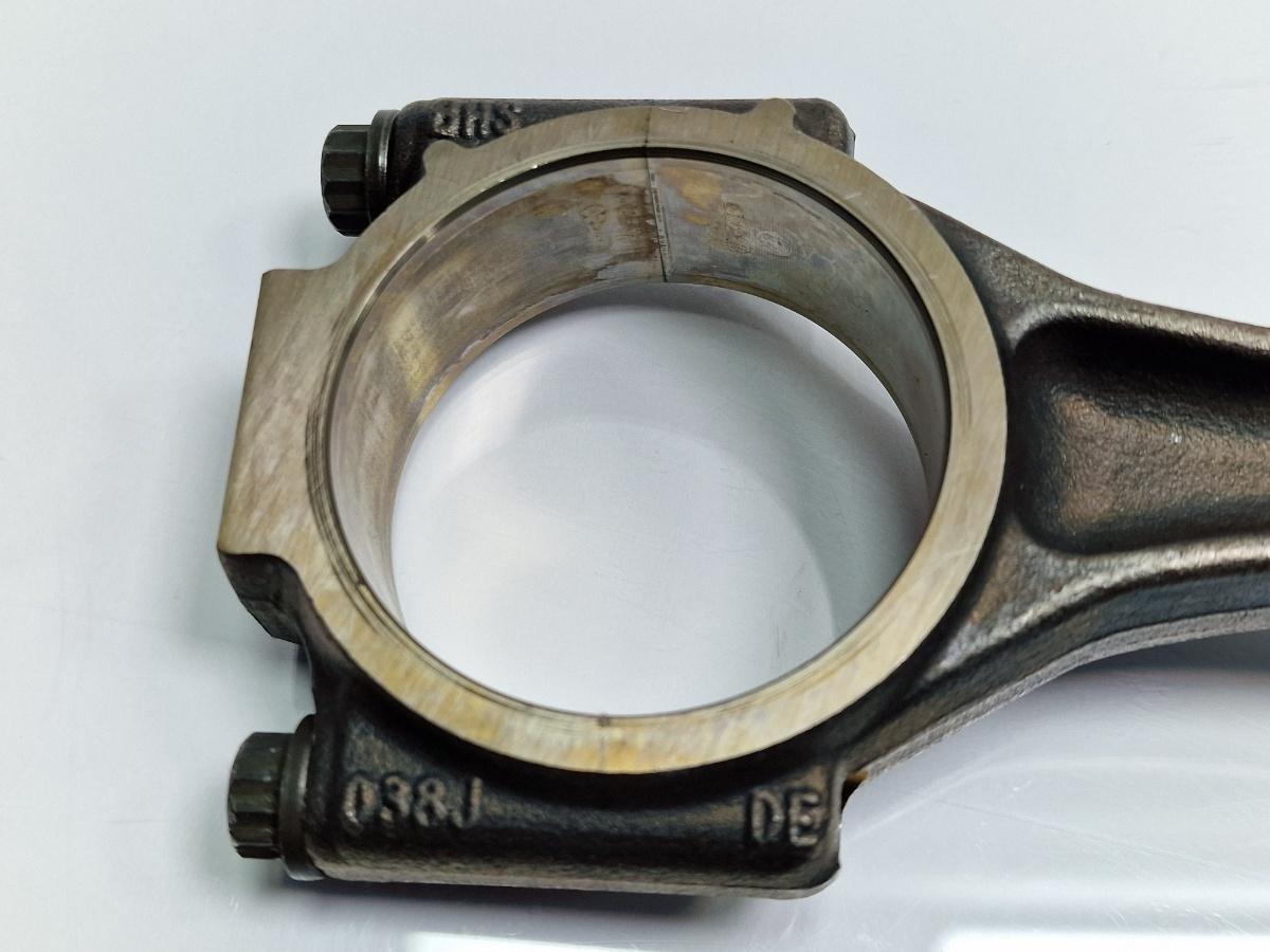 Biele piston motor SKODA OCTAVIA 1Z3 2010 - 2013 2.0 TDI 16V CFHC 038105401J