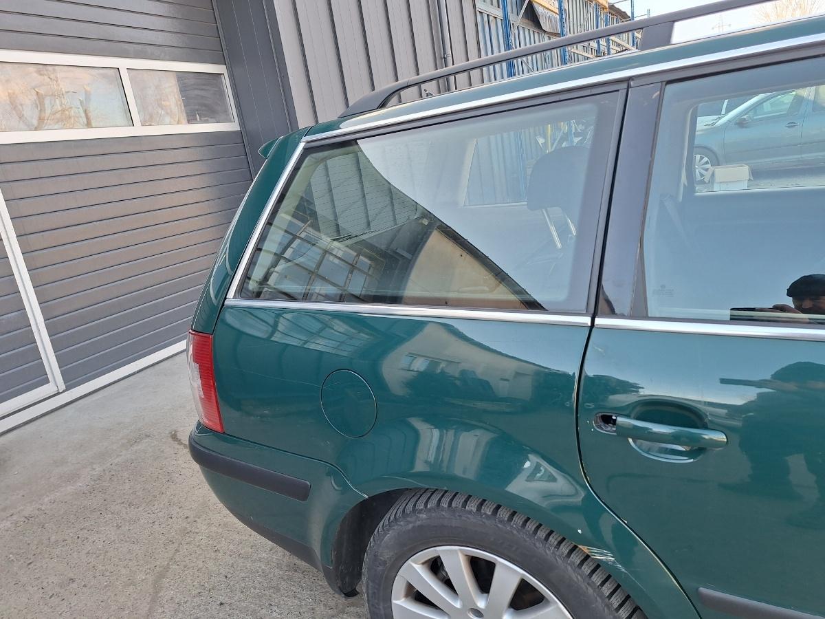 Aripă spate dreapta VOLKSWAGEN PASSAT Variant 3B6 2000 1.9 TDI AVF 96KW|130HP 2000