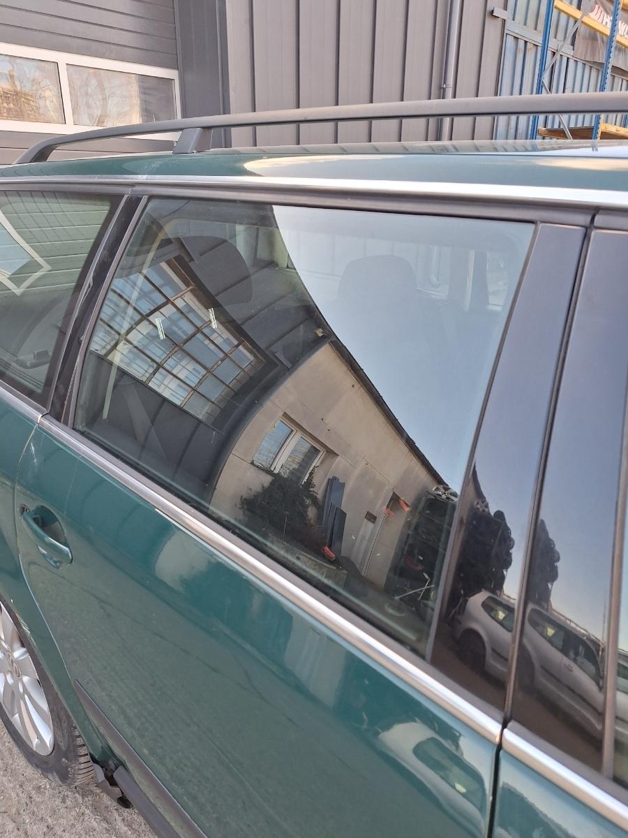 Geam portieră spate dreapta VOLKSWAGEN PASSAT Variant 3B6 2000 1.9 TDI AVF 96KW|130HP 2000