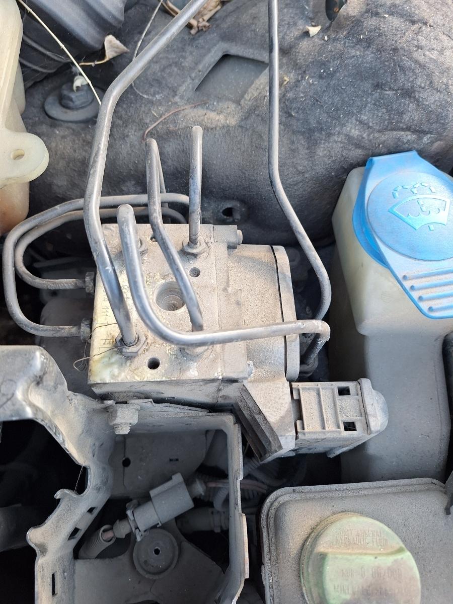Modul/unitate de control ABS VOLKSWAGEN PASSAT Variant 3B6 2000 1.9 TDI AVF 96KW|130HP 2000
