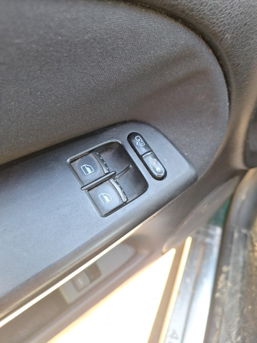 Butoane geamuri electrice VOLKSWAGEN PASSAT Variant 3B6 2000 1.9 TDI AVF 96KW|130HP 2000