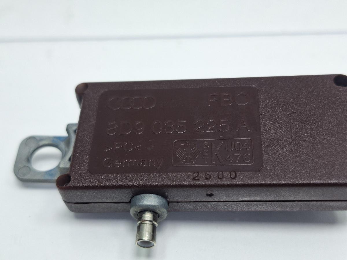 Amplificator semnal antena AUDI A4 Avant 8D5, B5 1994 - 2001 1.6 1.6 1.6 ALZ 8D9035225A