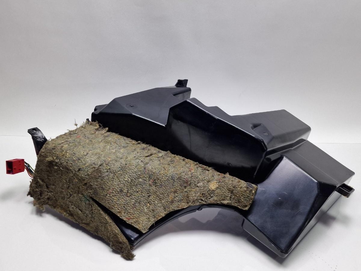 Subwoofer AUDI A4 Avant 8D5, B5 1994 - 2001 1.6 1.6 1.6 ALZ 8D9035381C