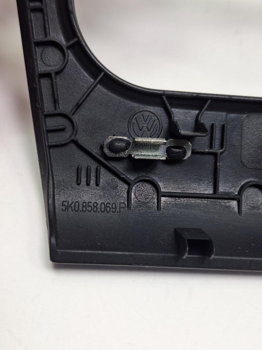 Ornamente panou de bord VOLKSWAGEN GOLF VI 5K1_ 2008 - 2012 1.6 TDi BlueMotion CAYC 5K0858069P
