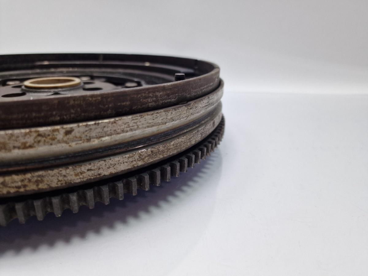 Volanta cu masa dubla AUDI A4 Avant 8D5, B5 1994 - 2001 1.6 1.6 1.6 ALZ 058105266H