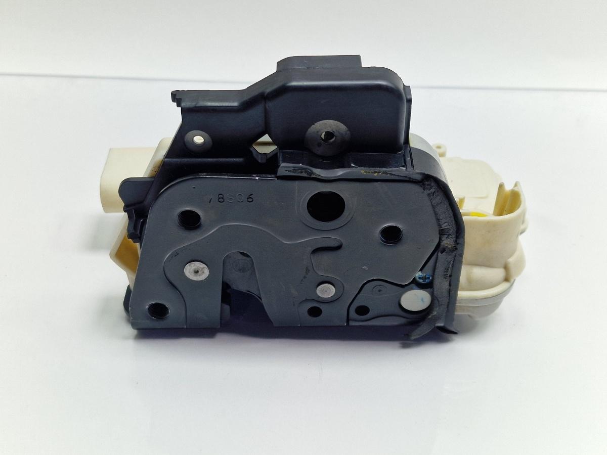 Broasca usa stanga fata AUDI A4 III Avant 8ED, B7 2004 - 2008 2.5 TDI BDG 8E1837015AA