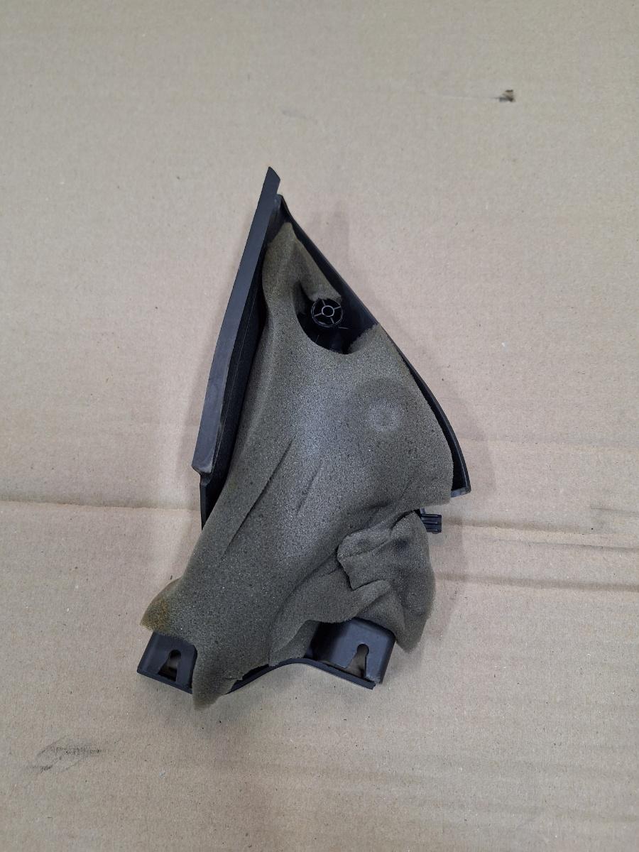 Alte ornamente portiera fata dreapta VOLKSWAGEN JETTA IV 162, 163, AV3, AV2 2009 -> 1.2 TSI CBZB 5C6837974