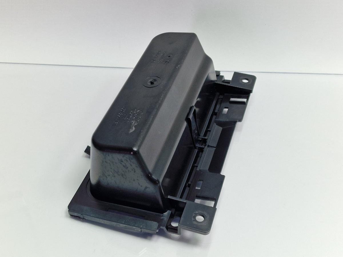 Spatiu depozitare scrumiera AUDI A6 IV Avant 4G5, C7, 4GD 2011 - 2018 2.0 TDI CSUD, DDCB 4G0864131
