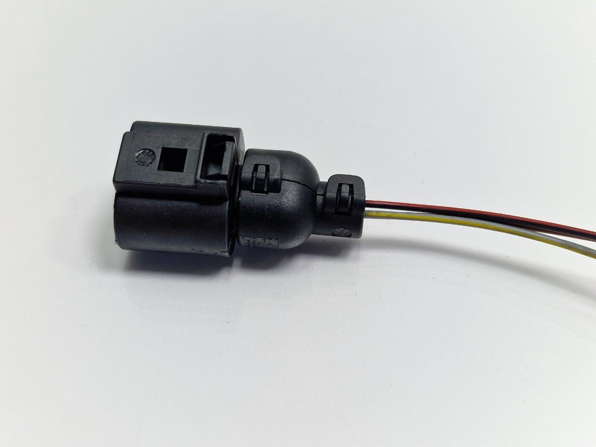 Mufa conector 3 pini AUDI A6 IV Avant 4G5, C7, 4GD 2011 - 2018 2.0 TDI CSUD, DDCB 1J0973703