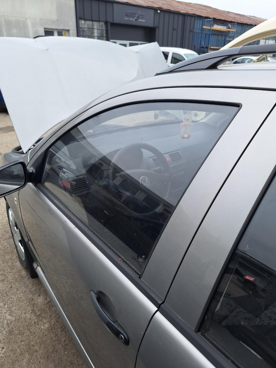 Geam portiera fata stanga SKODA FABIA Combi 6Y5 2000 - 2007 1.2 1.2 1.2 AZQ, BME